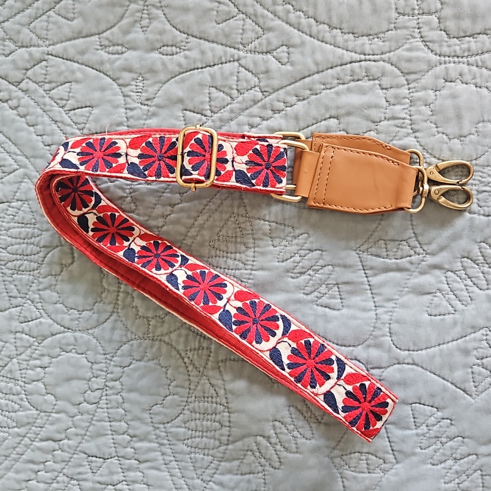 Noonday Embroidered Bloom Strap